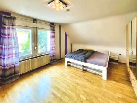 Schlafzimmer Schlafzimmer - Zweifamilienhaus in 67459 Böhl-Iggelheim mit 80m² kaufen