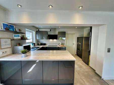 Moderne Küche - Erdgeschosswohnung in 67373 Dudenhofen mit 106m² kaufen