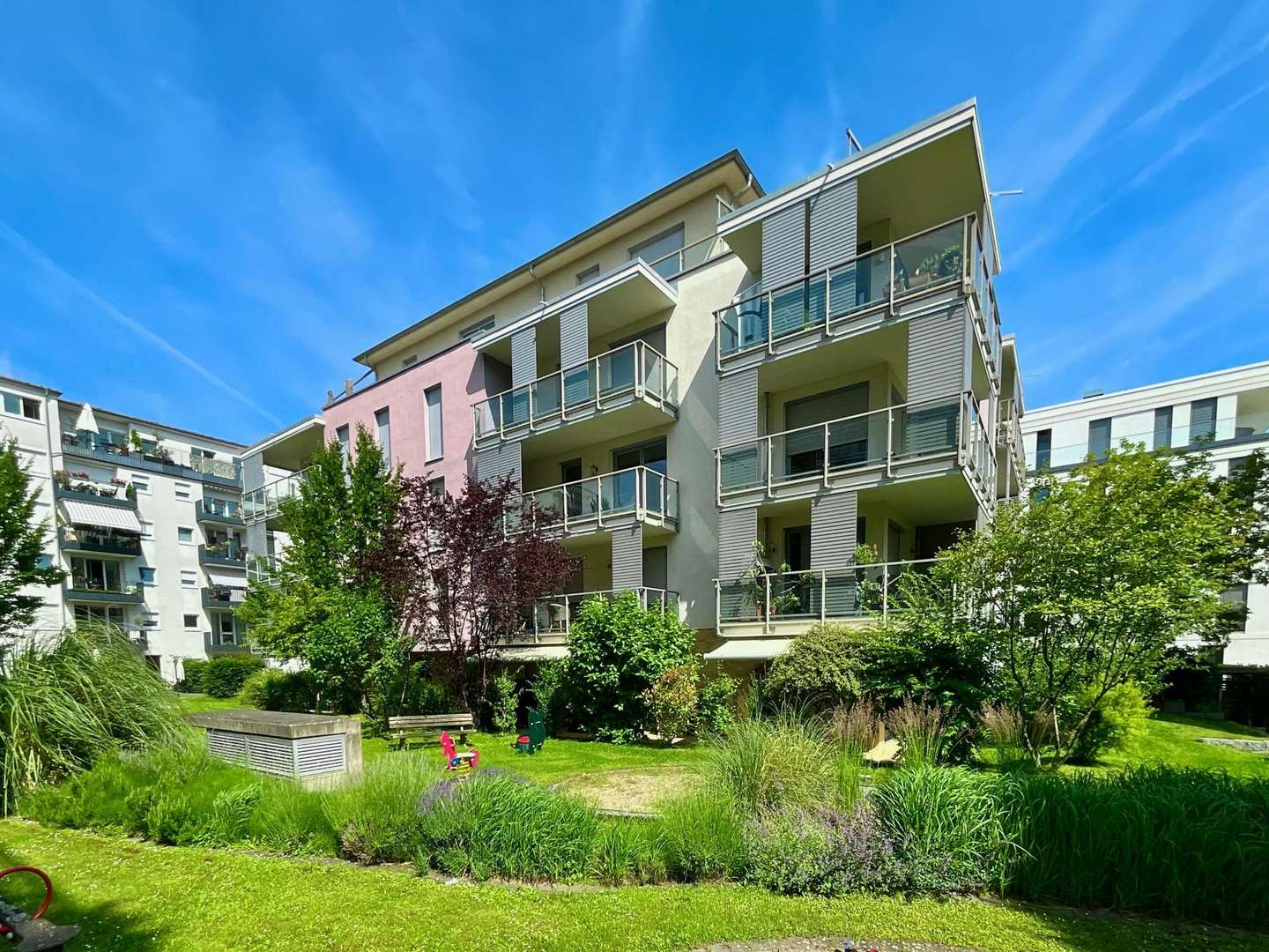 Außenansicht Gartenseite Außenansicht Gartenseite - Etagenwohnung in 67061 Ludwigshafen mit 115m² kaufen