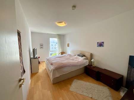 Schlafzimmer mit Ankleide im Nebenzimmer Schlafzimmer mit Ankleide im Nebenzimmer - Etagenwohnung in 67061 Ludwigshafen mit 115m² kaufen