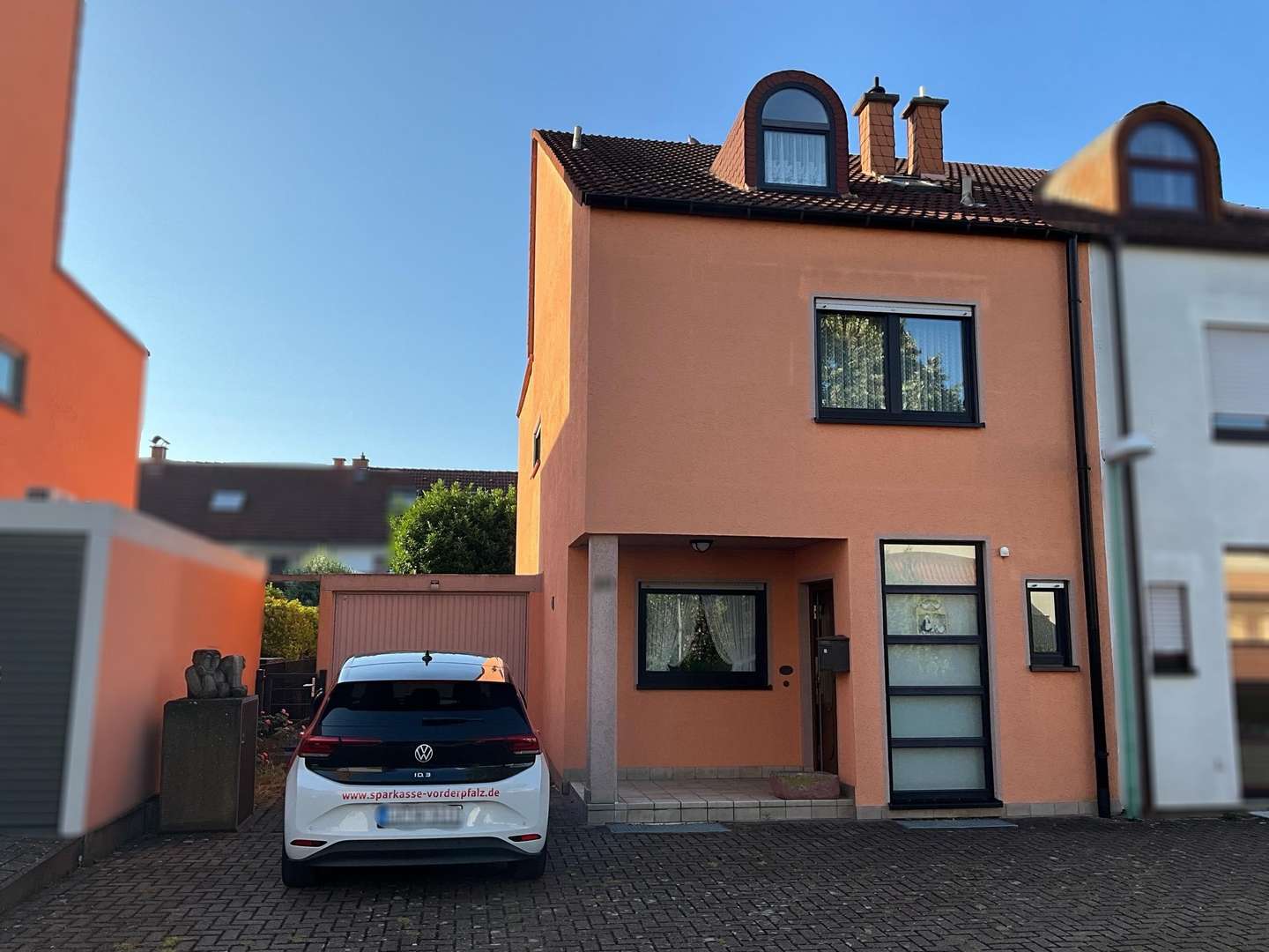 Vorderseite Vorderseite - Doppelhaushälfte in 67069 Ludwigshafen mit 125m² kaufen
