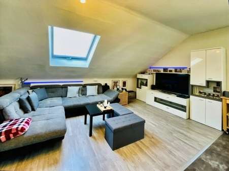 Wohnbereich Wohnbereich - Dachgeschosswohnung in 67105 Schifferstadt mit 52m² als Kapitalanlage kaufen