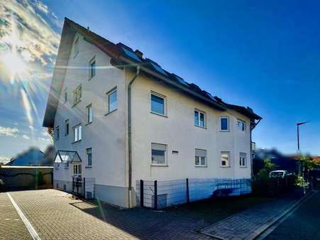 Seitliche Ansicht Seitliche Ansicht - Souterrain-Wohnung in 67360 Lingenfeld mit 73m² kaufen