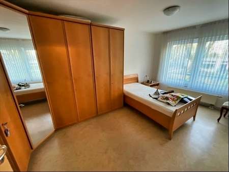 Schlafzimmer - Etagenwohnung in 67065 Ludwigshafen mit 60m² kaufen