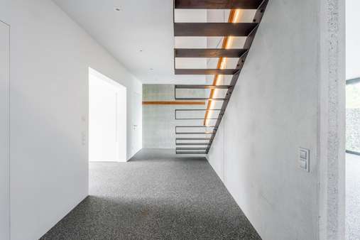 Eingangsbereich u. Treppe Haupthaus - Einfamilienhaus in 67105 Schifferstadt mit 296m² kaufen