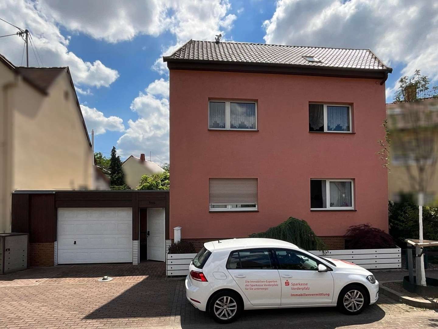 Außenansicht Außenansicht - Zweifamilienhaus in 67071 Ludwigshafen mit 182m² kaufen