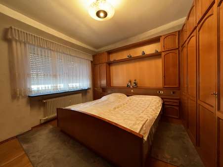 Schlafzimmer EG Schlafzimmer EG - Zweifamilienhaus in 67071 Ludwigshafen mit 182m² kaufen