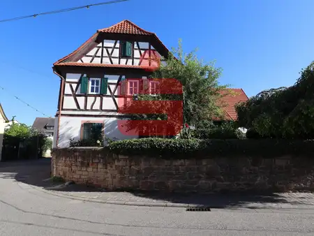 Gepflegtes Fachwerkhaus mit Scheune und Garten in Lachen-Speyerdorf