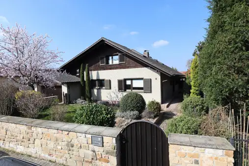 Großzügiges Einfamilienhaus in ruhiger Lage