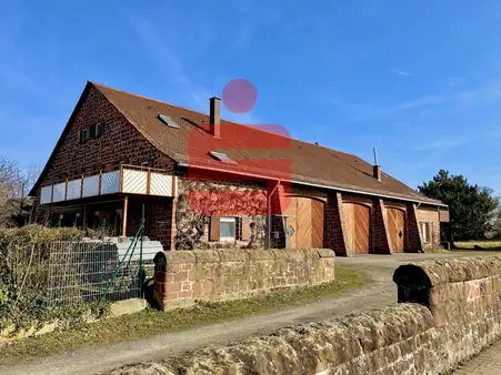 Einzigartiges Anwesen mit Charme und Geschichte in Feldrandlage von Obersülzen. 