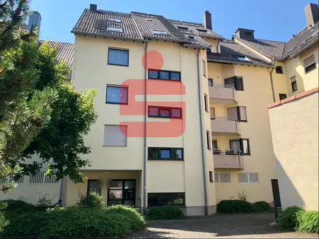 Etagenwohnung mit 2 Balkonen in zentraler Lage