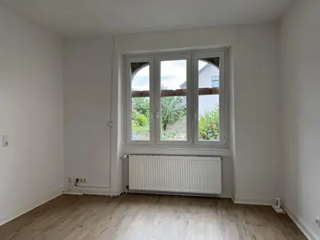 Einfamilienhaus mit Garage und Hof in ruhiger Lage