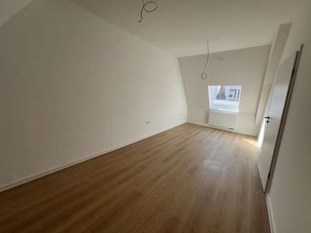 Schlafzimmer - Dachgeschosswohnung in 76726 Germersheim mit 58m² kaufen