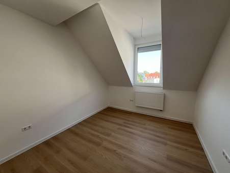 Schlafzimmer - Dachgeschosswohnung in 76726 Germersheim mit 89m² kaufen