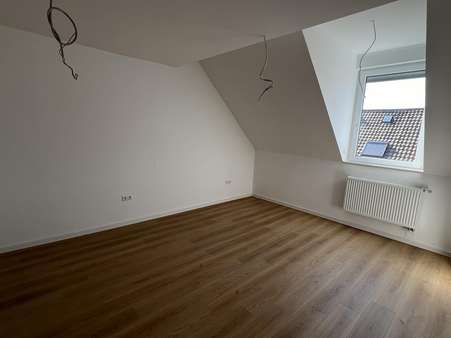 Schlafzimmer - Dachgeschosswohnung in 76726 Germersheim mit 120m² kaufen