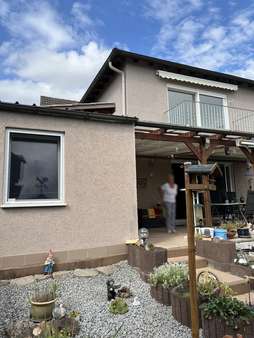 Terrasse und Gerätehaus - Zweifamilienhaus in 76863 Herxheim mit 200m² kaufen