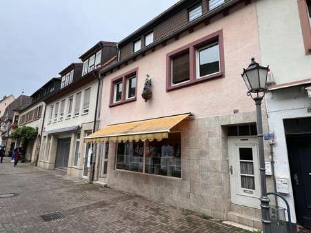Zwangsversteigerung Mehrfamilienhaus in 76887 Bad Bergzabern mit 130m² kaufen