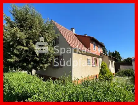 Wohnhaus mit Sanierungsbedarf und 1.000.m² Grundstück in bevorzugter Lage