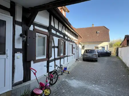 Gemütliches Haus mit großem Garten + Haus zum Vermieten!