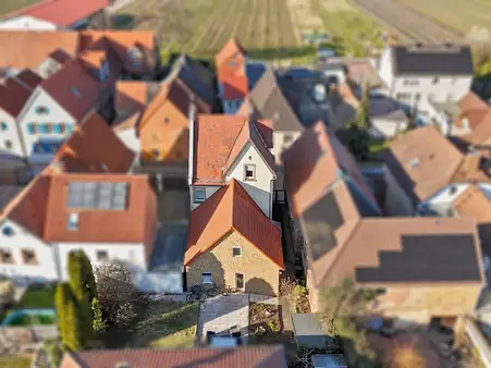 Zweifamilienhaus mit vielseitigen Nutzungsmöglichkeiten 