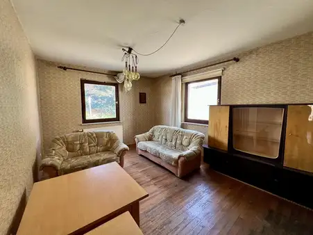 Einfamilienhaus mit großem Potenzial und Nebengebäude
