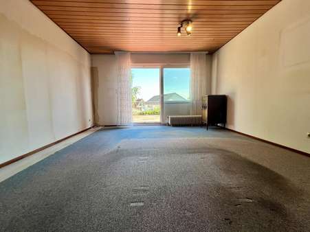 Wohnzimmer - Bungalow in 76835 Gleisweiler mit 93m² kaufen