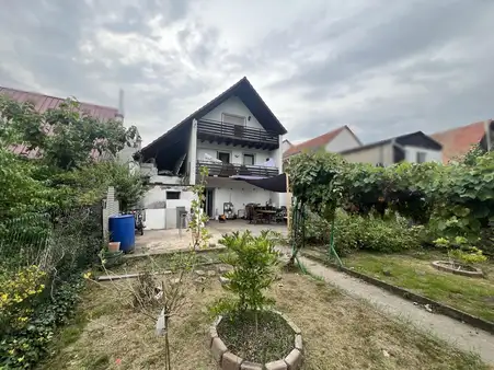 Viel Platz für die Familie - mit Einliegerwohnung!