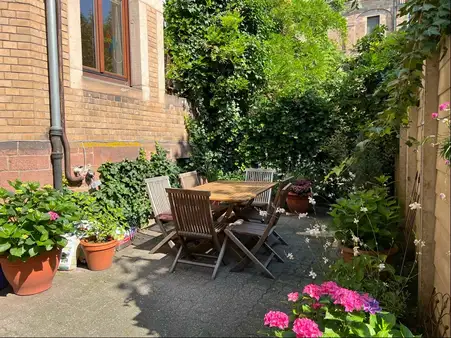 Repräsentatives Mehrfamilienhaus in historischem Wohnumfeld