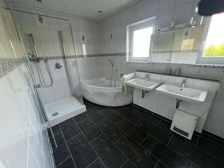 Badezimmer Badezimmer - Erdgeschosswohnung in 76887 Bad Bergzabern mit 97m² kaufen
