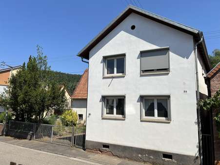 Ansicht Südost - Bauernhaus in 76889 Birkenhördt mit 140m² kaufen