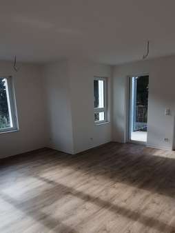 Wohnzimmer (Beispiel) Wohnzimmer (Beispiel) - Etagenwohnung in 67480 Edenkoben mit 101m² mieten