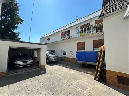 Gemütliches Haus mit Erweiterungspotential und großem Grundstück!