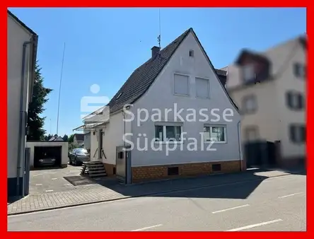 Gemütliches Haus mit Erweiterungspotential und großem Grundstück!