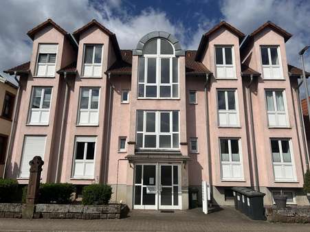 Ansicht Ostseite - Erdgeschosswohnung in 76855 Annweiler mit 83m² kaufen