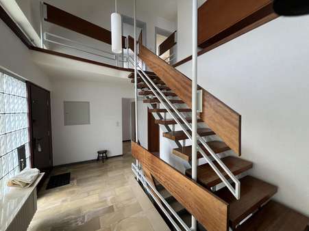 Treppenhaus - Einfamilienhaus in 76855 Annweiler mit 142m² kaufen