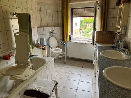 Bad Bad - Einfamilienhaus in 76831 Göcklingen mit 123m² kaufen