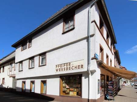 Mehrfamilienhaus in 76887 Bad Bergzabern mit 350m² kaufen