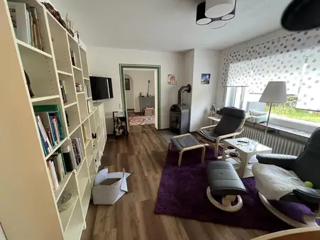 Renoviertes Wohnhaus auf großem Grundstück