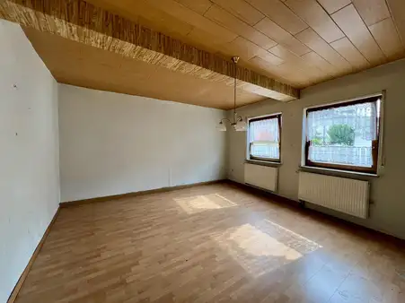 Großzügiges Haus- und Hofanwesen mit Scheune & Platz für die ganze Familie