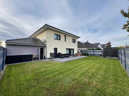 Gartenansicht Gartenansicht - Einfamilienhaus in 67360 Lingenfeld mit 174m² kaufen
