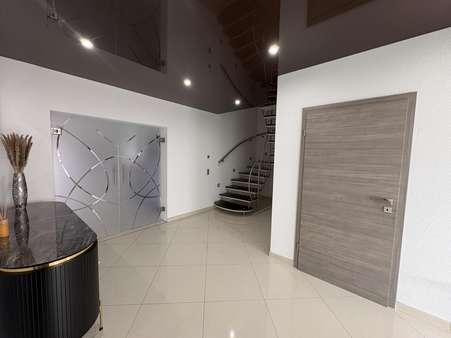 Flur Flur - Einfamilienhaus in 67360 Lingenfeld mit 174m² kaufen