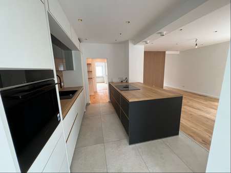 Küche mit Kochinsel Küche mit Kochinsel - Einfamilienhaus in 76829 Landau mit 145m² mieten