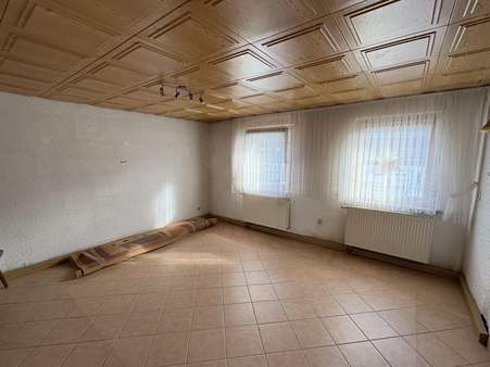 Zimmer 2. OG - Mehrfamilienhaus in 76855 Annweiler mit 192m² kaufen