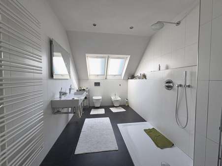 Bad Bad - Dachgeschosswohnung in 76756 Bellheim mit 76m² kaufen