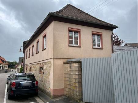 null - Mehrfamilienhaus in 76833 Böchingen mit 255m² als Kapitalanlage kaufen