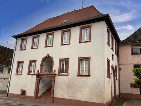 Hauszugangsseite - Einfamilienhaus in 67489 Kirrweiler mit 175m² kaufen