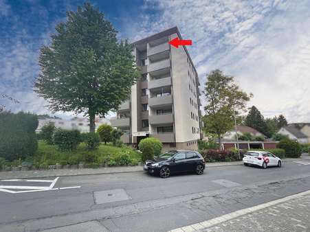 Hausansicht - Etagenwohnung in 65232 Taunusstein mit 86m² kaufen