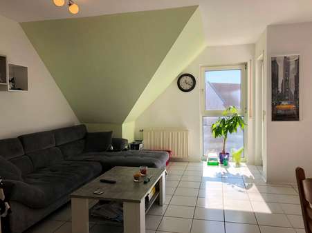 Wohnzimmer - Etagenwohnung in 67547 Worms mit 57m² kaufen