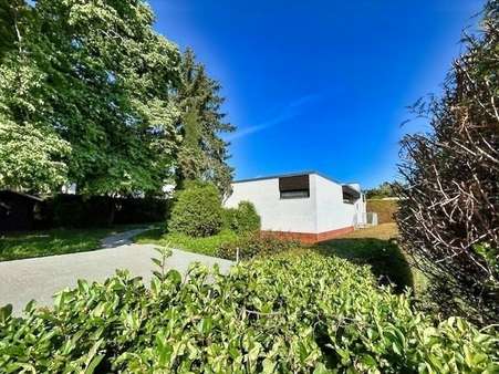 Hausansicht - Bungalow in 55128 Mainz mit 163m² kaufen