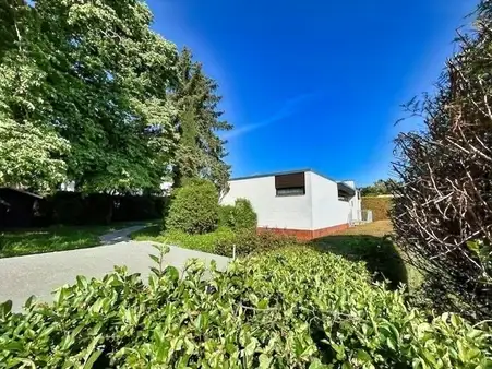 Winkelbungalow mit Garten, Terrasse und Garage in attraktiver Lage!